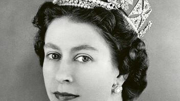 «Πλατινένια Βασίλισσα»: Η Vogue γιορτάζει τα 70 χρόνια της βασίλισσας Ελισάβετ στον θρόνο