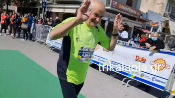 Τρίκαλα: 87χρονος έτρεξε ημιμαραθώνιο 21 χλμ.
