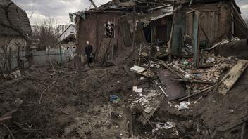 Ουκρανία: Σχολείο και πολυκατοικία επλήγησαν από βομβαρδισμό