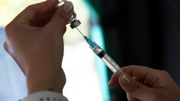 Τη Δευτέρα οι πρώτοι εμβολιασμοί με τα επικαιροποιημένα εμβόλια ΒΑ.4, ΒΑ.5