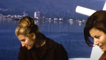 Εικόνες μιας άλλης εποχής: Το πλοίο "Φαιστός" μπαίνει στο λιμάνι της Σούδας το 1965