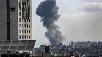 Πύραυλοι από τη Γάζα, αεροπορικά πλήγματα από το Ισραήλ συνοδεύουν την επίσκεψη Μπάιντεν στη Μέση Ανατολή