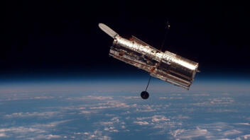 «Γιγαντιαίο μωρό»: Το Hubble εντόπισε πλανήτη με μάζα 9 φορές μεγαλύτερη του Δία