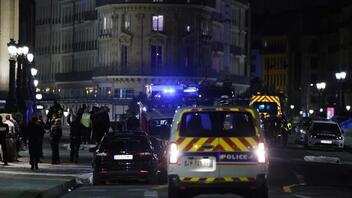 Αστυνομικοί άνοιξαν πυρ εναντίον αυτοκινήτου στο Παρίσι - Δύο νεκροί