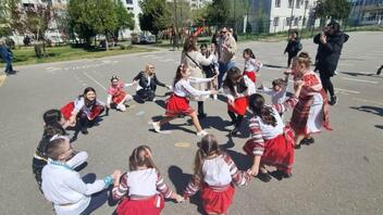 Με τα παραδοσιακά παιχνίδια στο Erasmus Project το 10ο Δημοτικό Σχολείο 
