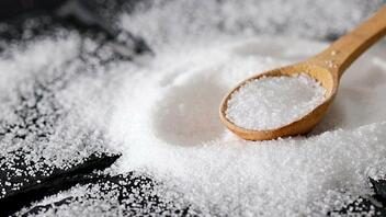 Το υπερβολικό αλάτι μπορεί να αυξήσει τον κίνδυνο θανατηφόρων ασθενειών