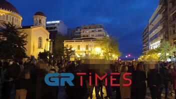  Κοσμοσυρροή στις περιφορές των επιταφίων στο κέντρο της Θεσσαλονίκης