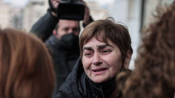 Ξέσπασε η μητέρα της Ελένης Τοπαλούδη: «Ήρθαν οι τσογλαναράδες να σπείρουν τον πόνο στην οικογένειά μου»