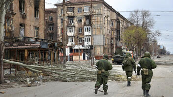 Πέντε νεκροί και 18 τραυματίες από το πυραυλικό χτύπημα στην Οδησσό, σύμφωνα με το Κίεβο 