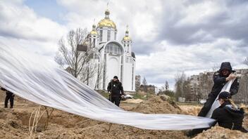 Πάνω από 1.000 πτώματα αμάχων βρίσκονται στα νεκροτομεία του Κιέβου