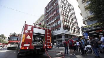 Φωτιά στη Θεσσαλονίκη: Απεγκλωβισμός 44 ατόμων, μεταξύ τους μαθητές - 11 νοσηλεύονται