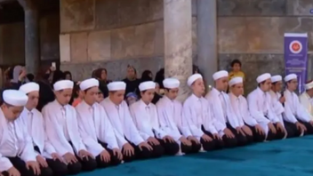 Νέα πρόκληση στην Αγία Σοφία με δεκάδες μαθητές να απαγγέλλουν το Κοράνι