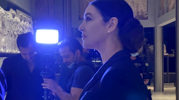 Κρητικός σκηνοθετεί ντοκιμαντέρ με πρωταγωνίστρια τη Μόνικα Μπελούτσι