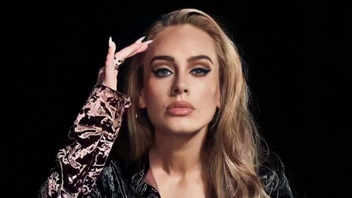 Adele: «Ανυπομονώ να γίνω 60 ετών»