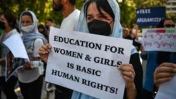 Οι Ταλιμπάν καταδυναστεύουν τις γυναίκες με νέο σκληρό νόμο που απαγορεύει ακόμη και να κυκλοφορούν