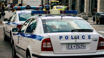 Συμπλοκή ανηλίκων στο Άλσος Βεΐκου: Σε σχολικό λεωφορείο συνελήφθη ένας από τους δράστες