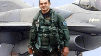 16 χρόνια από το θάνατο του Κρητικού πιλότου Κώστα Ηλιάκη 