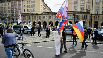  Παράλληλες διαδηλώσεις για την Ουκρανία και τη Ρωσία, στη Δρέσδη
