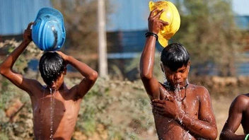 Ακραίος καύσωνας στην Ινδία: Πάνω από 49 βαθμούς η θερμοκρασία 