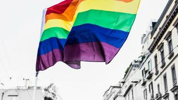 Eννέα στα 10 ΛΟΑΤΚΙ θύματα σεξουαλικής βίας δεν καταγγέλλουν το γεγονός στην αστυνομία