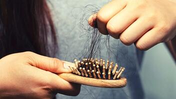 Λάδι καρύδας: Τα 4 οφέλη για τα μαλλιά