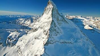  Δύο ορειβάτες σκοτώθηκαν από πτώση παγωμένων ογκόλιθων στις ελβετικές Άλπεις 