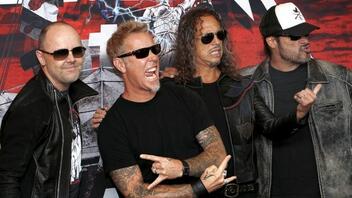 Κατέκτησαν ξανά την κορυφή των charts οι Metallica, μετά τη σκηνή με το «Master of Puppets»