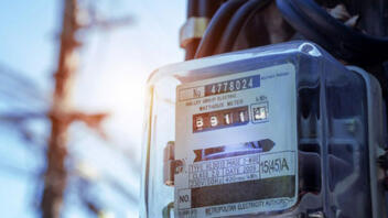 Η ΡΑΕ προειδοποιεί: Κίνδυνος κατάρρευσης των εταιρειών ρεύματος!