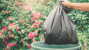Απορριματολογία: Τι λένε τα σκουπίδια μας για εμάς