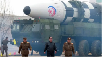  Ένας από τους τρεις βαλλιστικούς πυραύλους που εκτόξευσε η Βόρεια Κορέα ήταν διηπειρωτικός