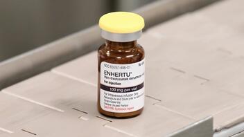 Το φάρμακο Enhertu των AstraZeneca - Daiichi βελτίωσε την επιβίωση από τον συχνότερο προχωρημένο καρκίνο του μαστού
