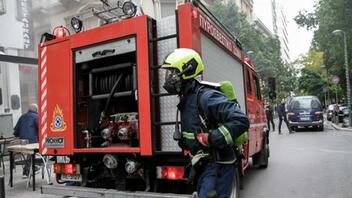 Φωτιά στη Γλυφάδα: Κατάστημα εστίασης έχει παραδοθεί στις φλόγες