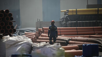 Υπό έλεγχο η πυρκαγιά στο εργοστάσιο με πλαστικά στον Ασπρόπυργο