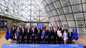 Σύνοδος Κορυφής ΕΕ: «Πράσινο φως» για την ενταξιακή διαδικασία Ουκρανίας και Μολδαβίας