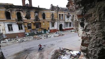  Η Μόσχα θέλει να τελειώσει πρώτη ανοικοδόμηση της Μαριούπολης τον Σεπτέμβριο 