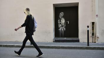 Γαλλία: Δικάζονται 8 άτομα για την κλοπή του έργου του Μπάνκσι στο Παρίσι