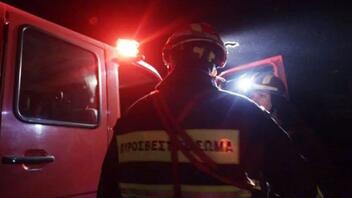 Εύβοια: Μεγάλη φωτιά σε αποθήκη εταιρίας στα Ψαχνά