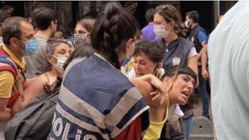 Κωνσταντινούπολη: Αθρόες συλλήψεις και δακρυγόνα στην πορεία Pride
