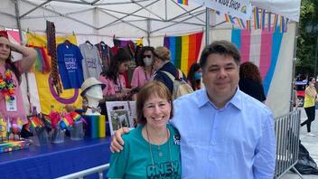 Athens Pride: Παρών κι ο Τζορτζ Τσούνης- Τα μηνύματα ισότητας από πρεσβείες