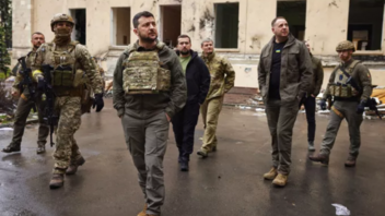 Ο Ζελένσκι επισκέφθηκε στρατιώτες στο Ντονμπάς: «Περήφανος που τους έσφιξα το χέρι»