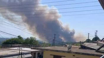 Φωτιά στην Ηλεία: Απειλούνται σπίτια και μία κατασκήνωση!