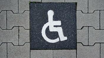 Άνοιξε η πλατφόρμα για τους Προσωπικούς Βοηθούς ατόμων με αναπηρία