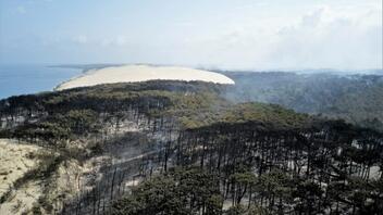 Μεγάλη δασική πυρκαγιά στη νοτιοδυτική Γαλλία – Εκκενώνονται χωριά