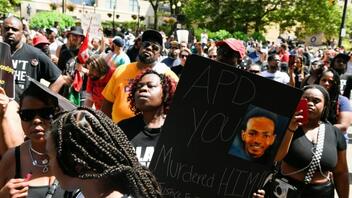 ΗΠΑ: Βίντεο «καίνε» οχτώ αστυνομικούς για τη δολοφονία 25χρονου Αφροαμερικανού