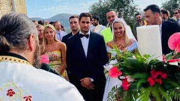 Παραμυθένιος γάμος για την Κόνι Μεταξά και τον Μάριο Καπότση στην Κρήτη