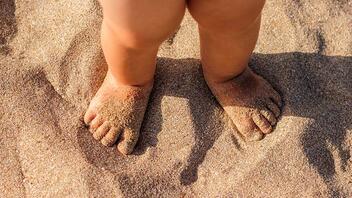 Συναγερμός για 2χρονο παιδί στην παραλία - Μεταφέρθηκε στο ΠΑΓΝΗ