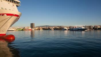 «Βουτιά» θανάτου για 67χρονο στο λιμάνι του Πειραιά