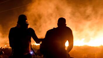 Φωτιές - Υπ. Εργασίας: Ποιοι εργαζόμενοι δικαιούνται άδεια