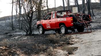 Πυρκαγιές: Πολύ μεγάλος κίνδυνος και σήμερα - Στάχτη πάνω από 15.500 στρέμματα στην Πεντέλη