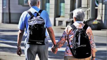 Κοινωνικός τουρισμός για συνταξιούχους ελεύθερους επαγγελματίες: Από σήμερα οι αιτήσεις για το νέο πρόγραμμα